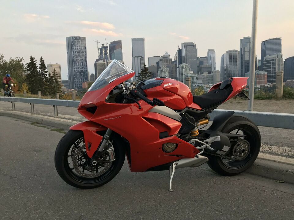 Wanted: 2018 Ducati Panigale V4 REDUCED