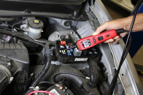 Testing a car battery with a multimeter Via Power Probe