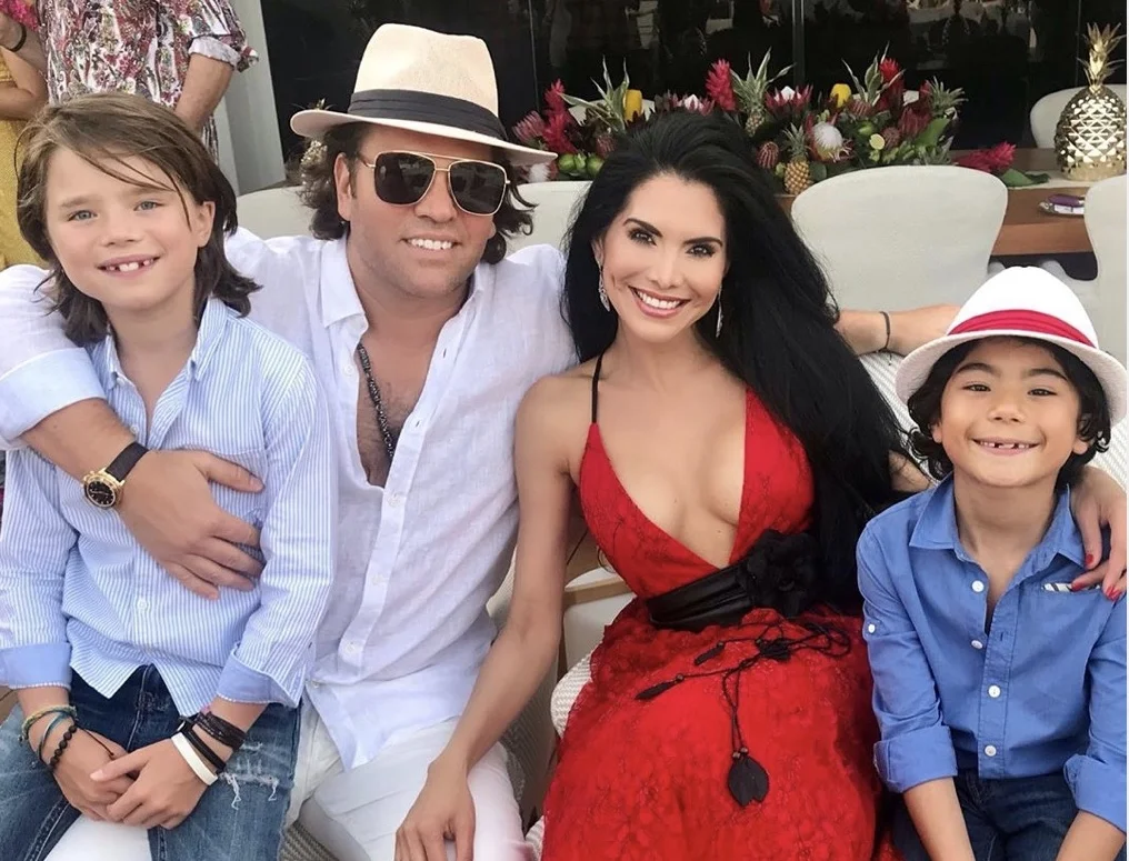 Joyce Giraud picture with his family 